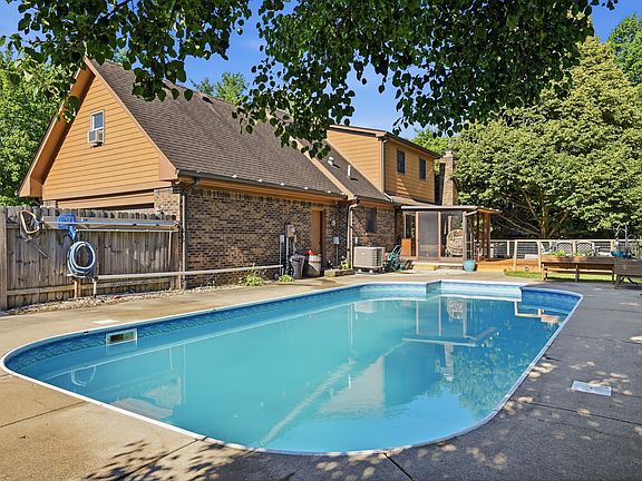 3rd image of 7608 W Mockingbird Ct