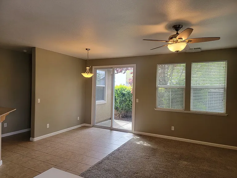 120 Soaring Hawk Ln — Photo 3