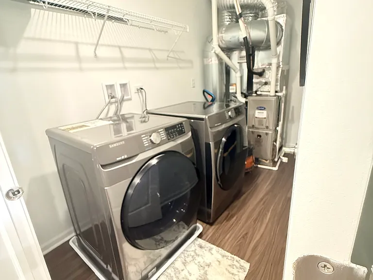 Laundry unit (second floor)