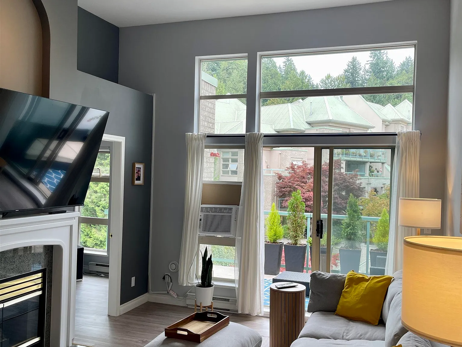 2 bed, 842 sqft, $2,800 — Photo 2