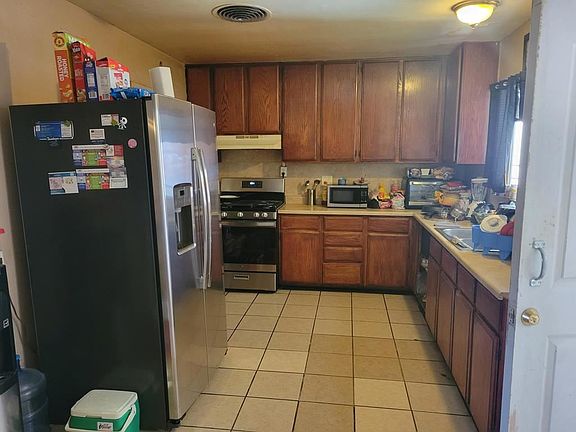 5th image of 1075 Date Ave