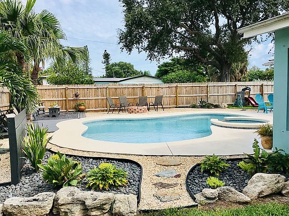 3rd image of 205 Coral Reef Dr