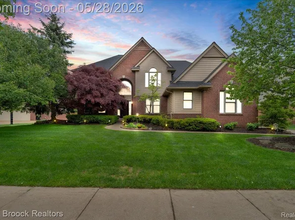 47071 Northumberland St, Novi, MI 48374