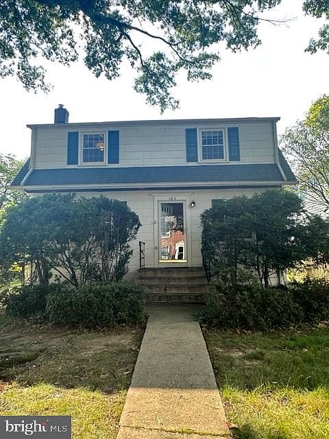 1st image of 104 S Pershing Dr