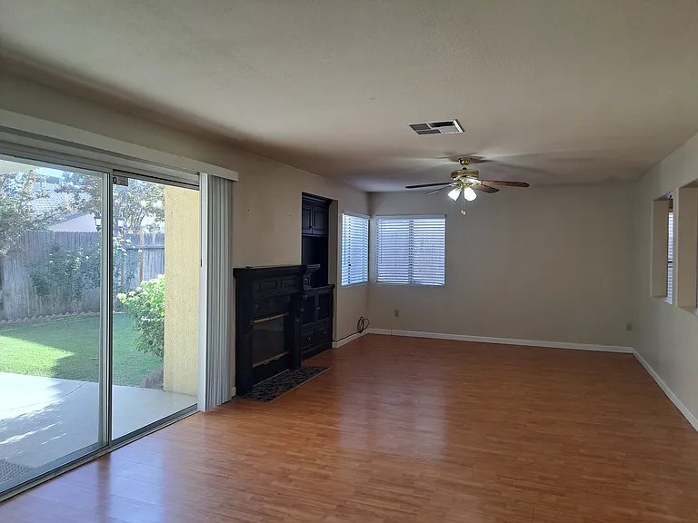 9507 Salinger St — Photo 14