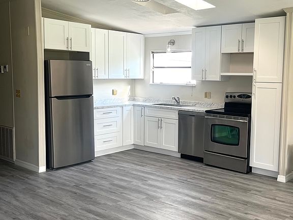 2nd image of 2376 Case Ln #1