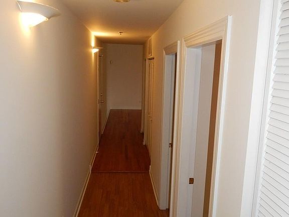 4th image of 156 N Oak Park Ave APT 2A