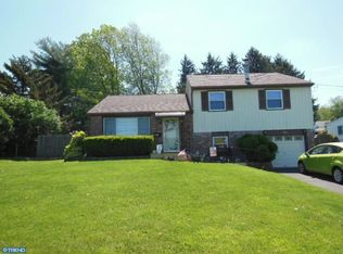 361 Valley Rd, Warminster, PA 18974