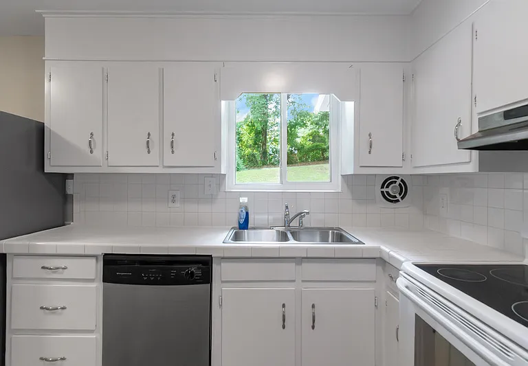 2080 Dundee Dr SE — Photo 14