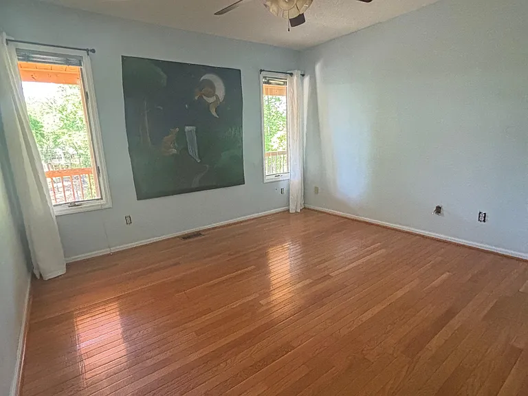 256 Greenbay Rd — Photo 8