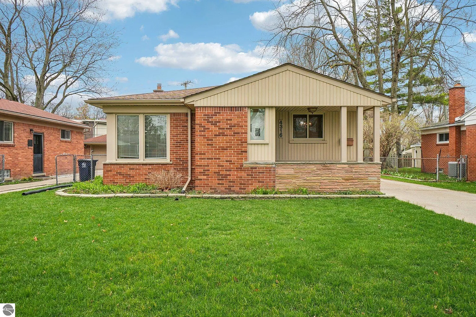 4316 Manor Ave photo 1