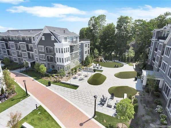 180 Park Street #306, New Canaan, CT 06840