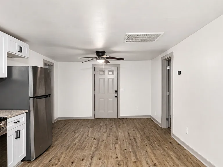 5444 Gimlet Rd — Photo 7