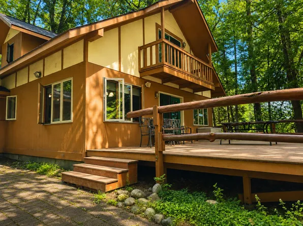 6413 Bear Springs Rd, Hubbard Lake, MI 49747