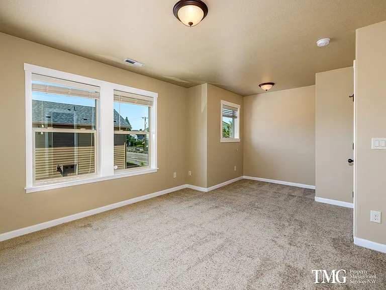 9807 NE 76th Way — Photo 39