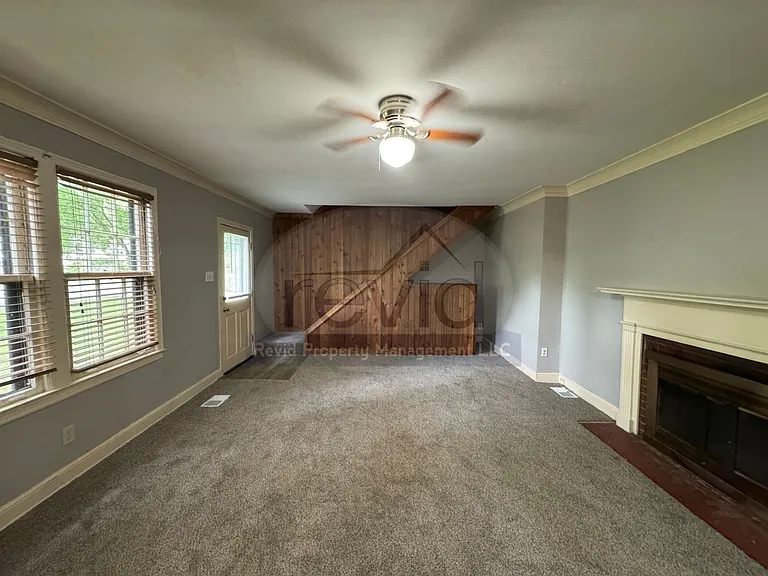 705 S Graham St — Photo 3