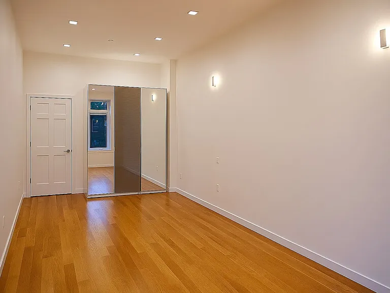 101 Dupont St #2 — Photo 7