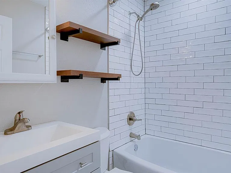 5135 Newton Ave S — Photo 14