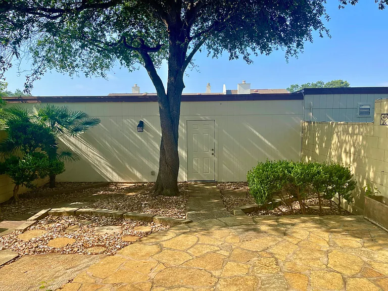 5868 Royal Rdg — Photo 18
