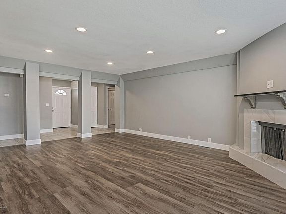4th image of 1903 Westcliff Pkwy