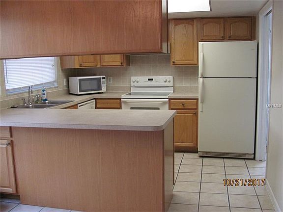 4th image of 2055 Los Lomas Dr