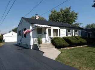 666 Hartwell Ave, Elgin, IL 60120