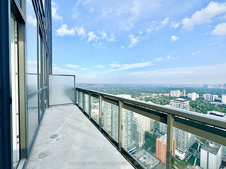 39 Roehampton Ave #4603 — Photo 34