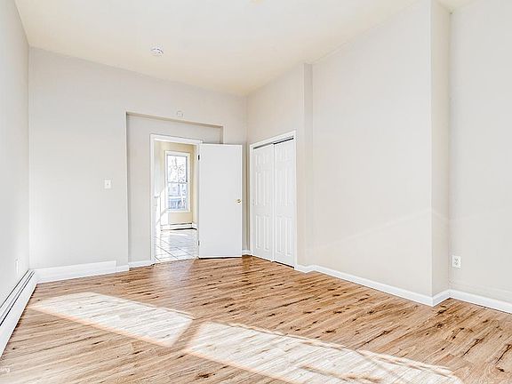 5th image of 590 Bramhall Ave #A