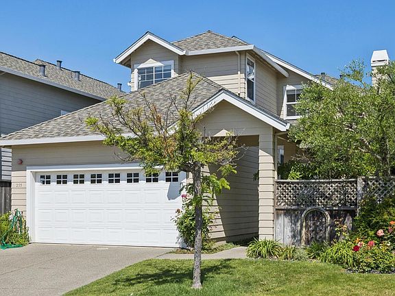 2nd image of 255 Baypoint Drive
