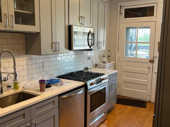 2740 W Logan Blvd #6, Chicago, IL 60647