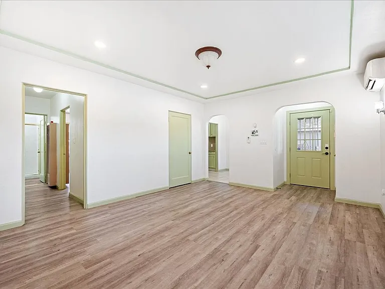 1305 W St — Photo 5