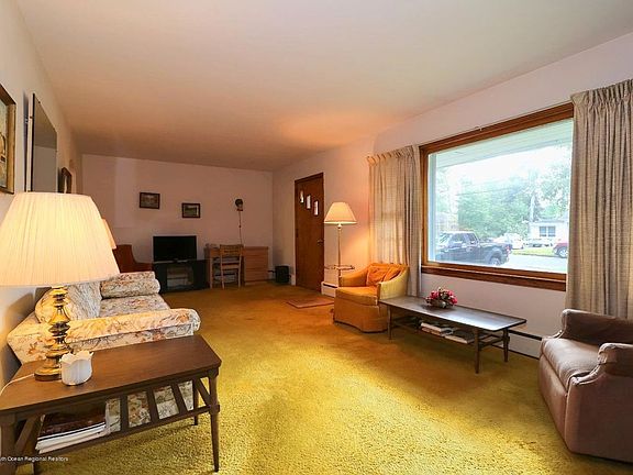 5th image of 41 Cedarwood Dr