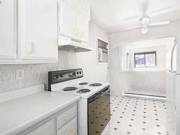 4th image of 9518 SE 78th Ave
