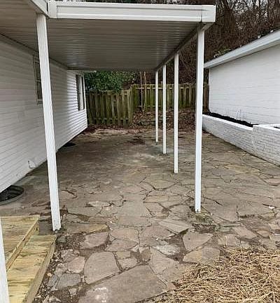 4th image of 1001 Belmont St