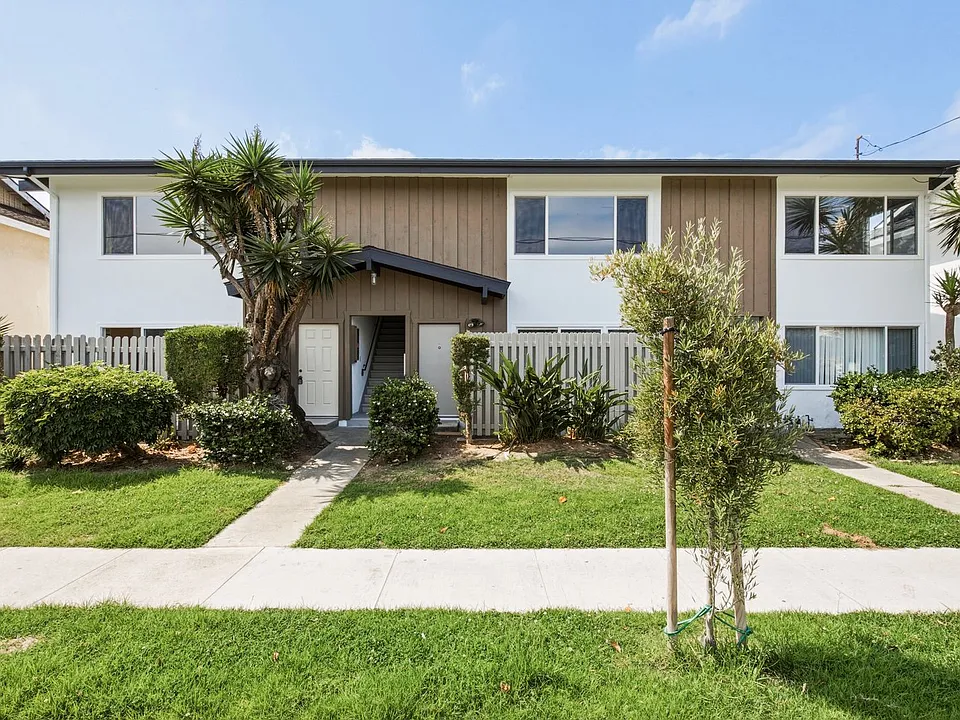 Del Amo Residences