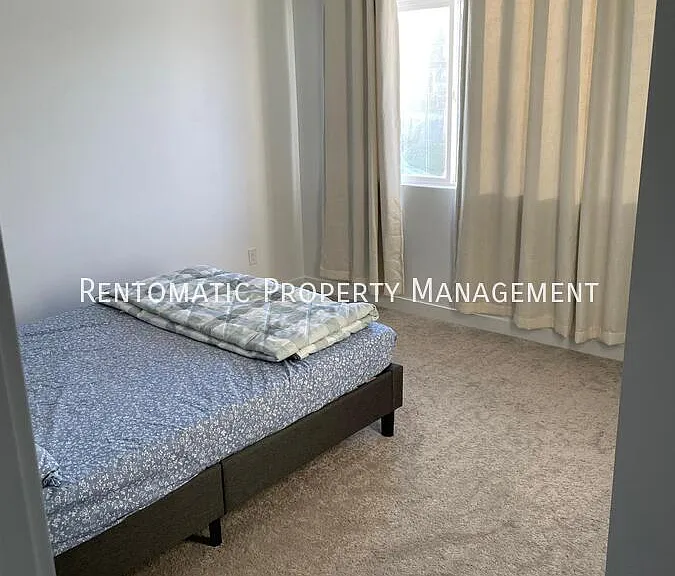2548 N Yarrow Cir — Photo 9