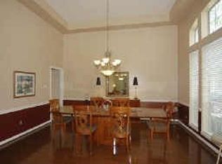 717 Red Oak Ln, Friendswood, TX 77546
