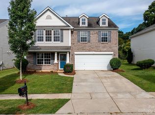 2925 Heather Ridge Rd, Dallas, NC 28034