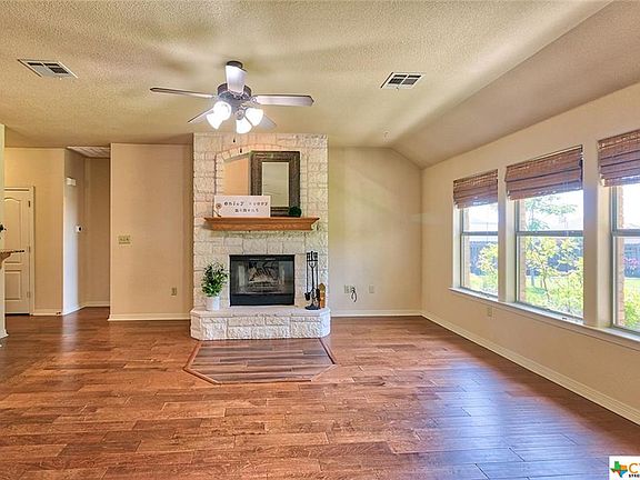 4th image of 5706 Tourmaline Dr