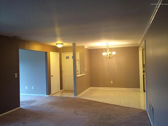 4th image of 720-6 Zlotkin Cir
