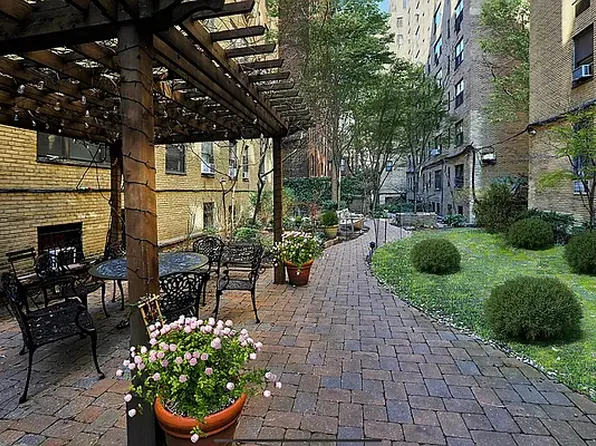 434 East 52nd Street 1BH image 21 of 21