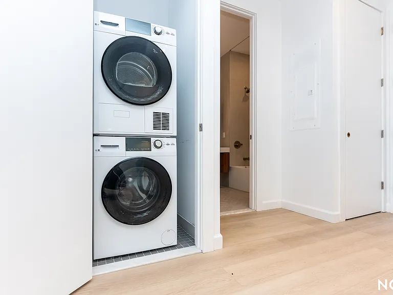 26-04 Jackson Ave #4C — Photo 7