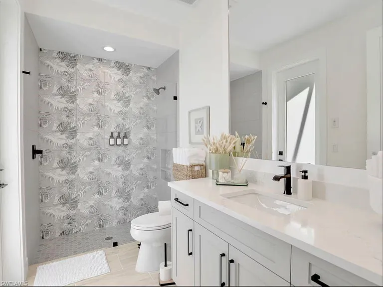 138 Greenbrier St — Photo 28