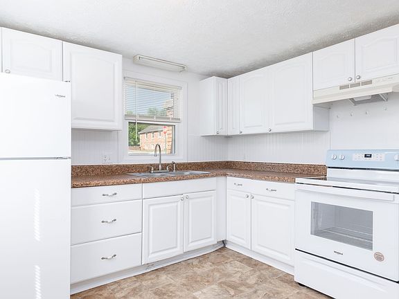 4th image of 412 Clement St Unit B