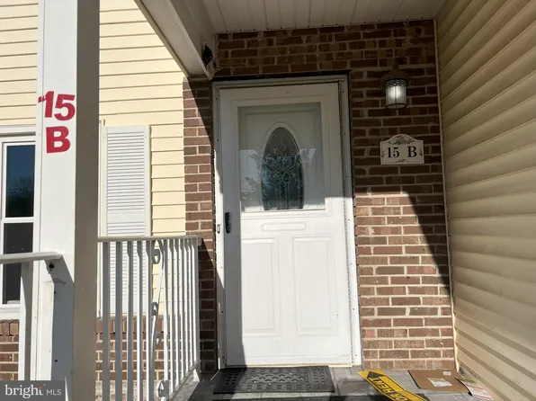 15 Delar Pkwy #15B, Franklin Park, NJ 08823