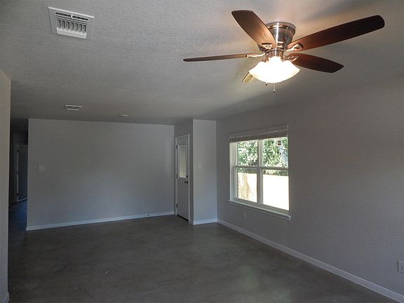 3rd image of 303 W Dale Ave