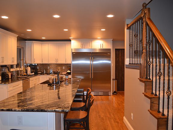 Your Dream Kitchen Awaits!
