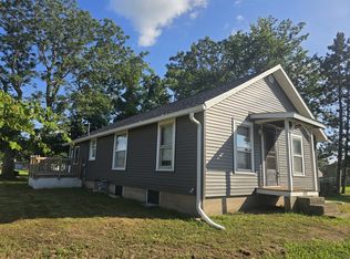 1090 2nd St, Lomax, IL 61454