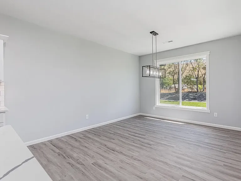 1107 Brown St — Photo 11