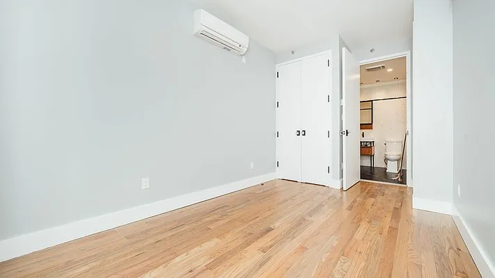 Rented by Nooklyn NYC LLC | media 128